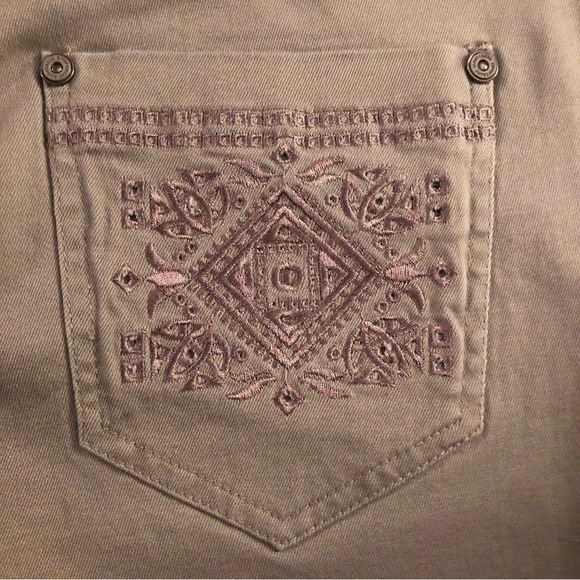 Simon Chang Beige Jeans NWOT - Picture 8 of 15